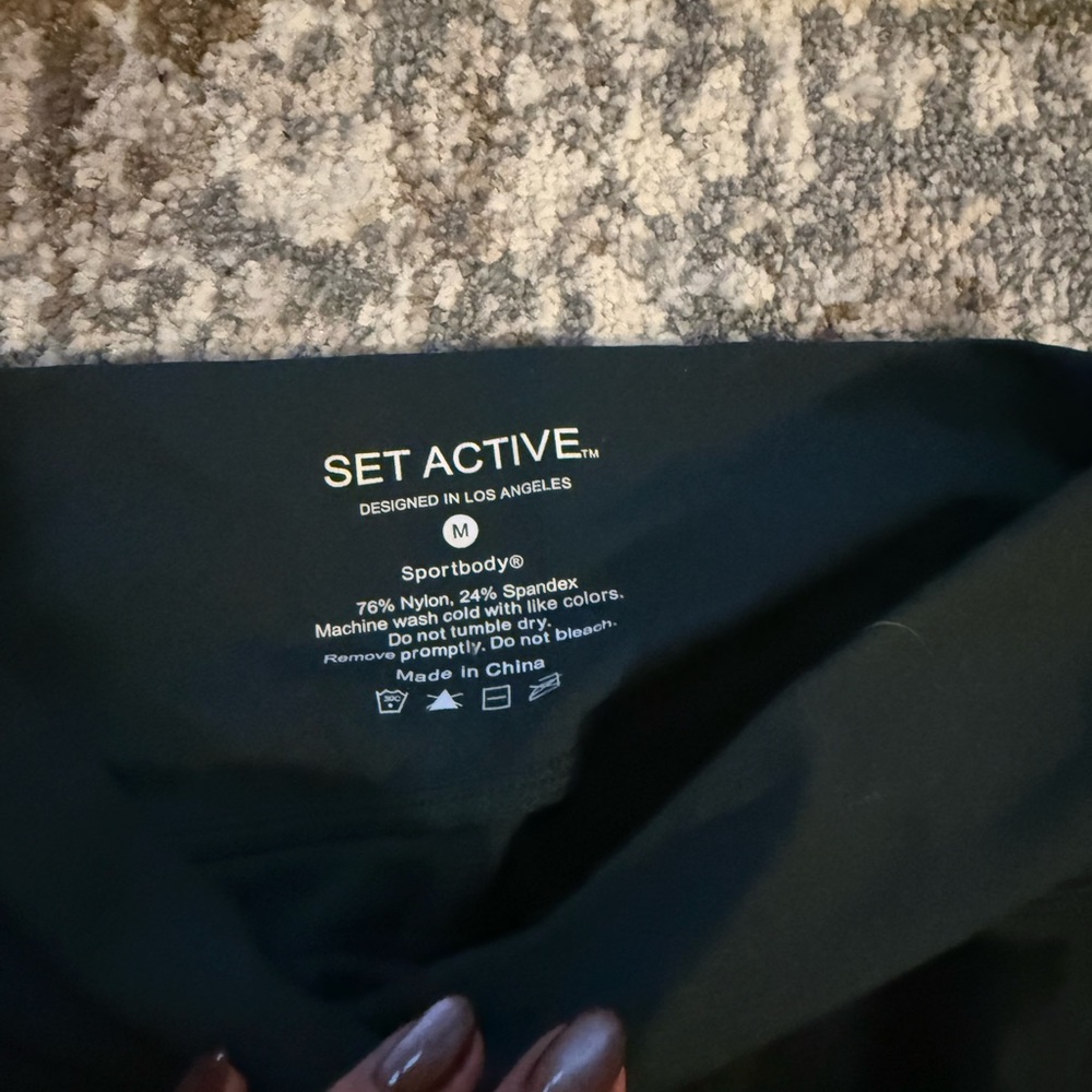 SET Active Black Sporty Leggings and sports bra set - Picture 3 of 4